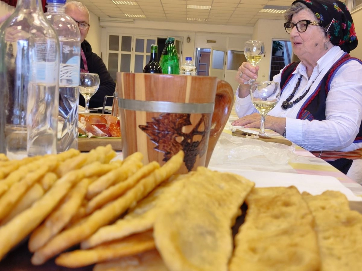 Hercegovacki ustipak bhrt 1